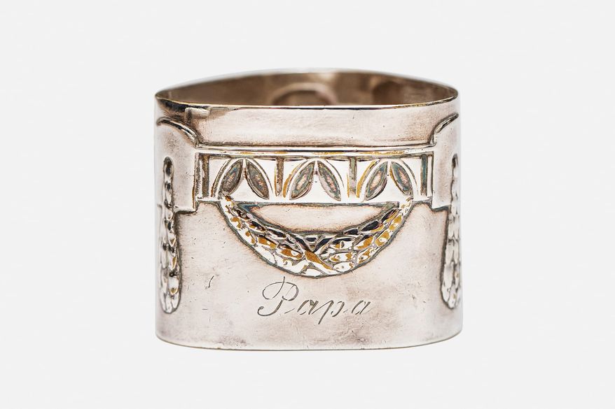 Napkin ring from Sigmund Freud's collection | collection photography | © Freud Museum London