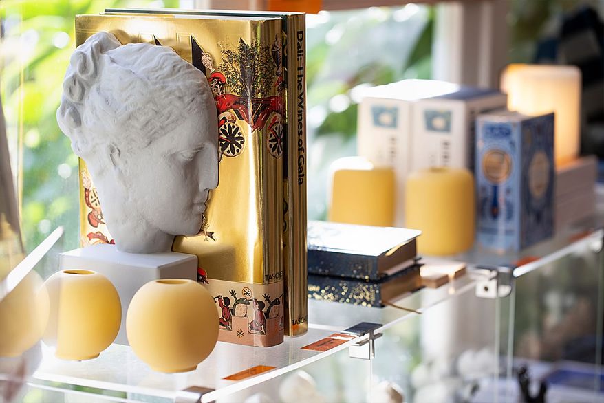 A selection of product photography created for the online shop & social media channels. Shop display