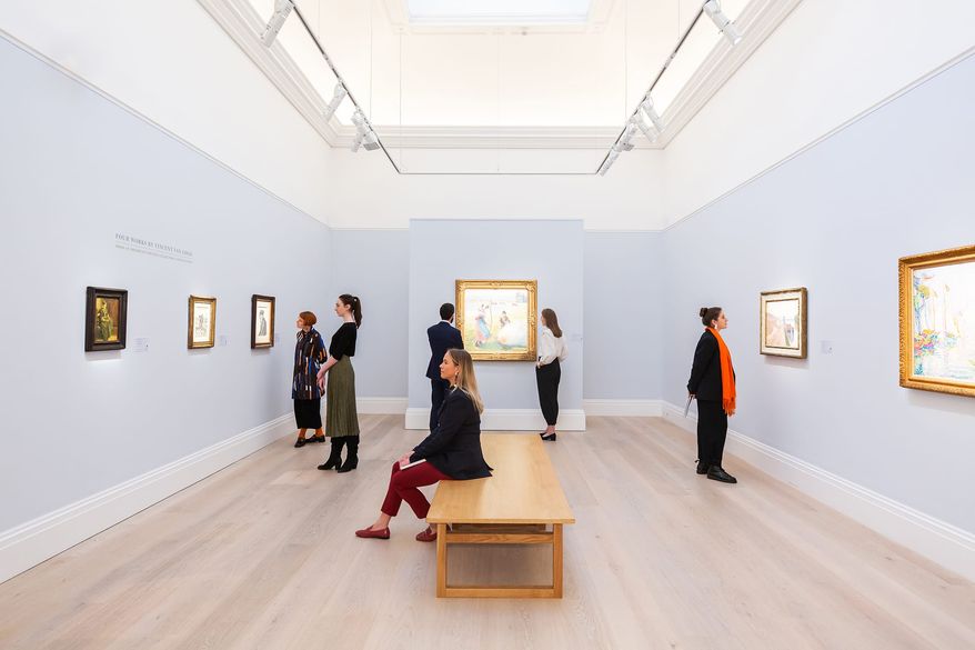 Audience engaging with art | Gallery views & installation shots | © Sotheby’s